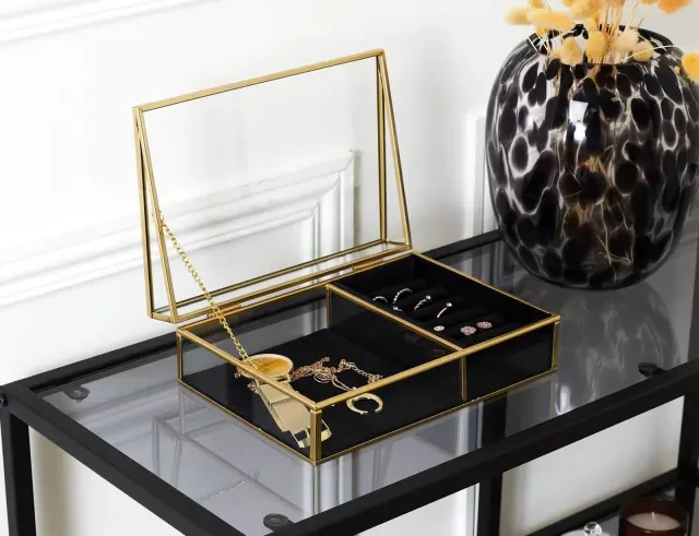 Γυάλινη Κοσμηματοθήκη Home Deco Factory με διαχωριστικά, θήκη για δαχτυλίδια και διαστάσεις 23x16x8cm HD0095