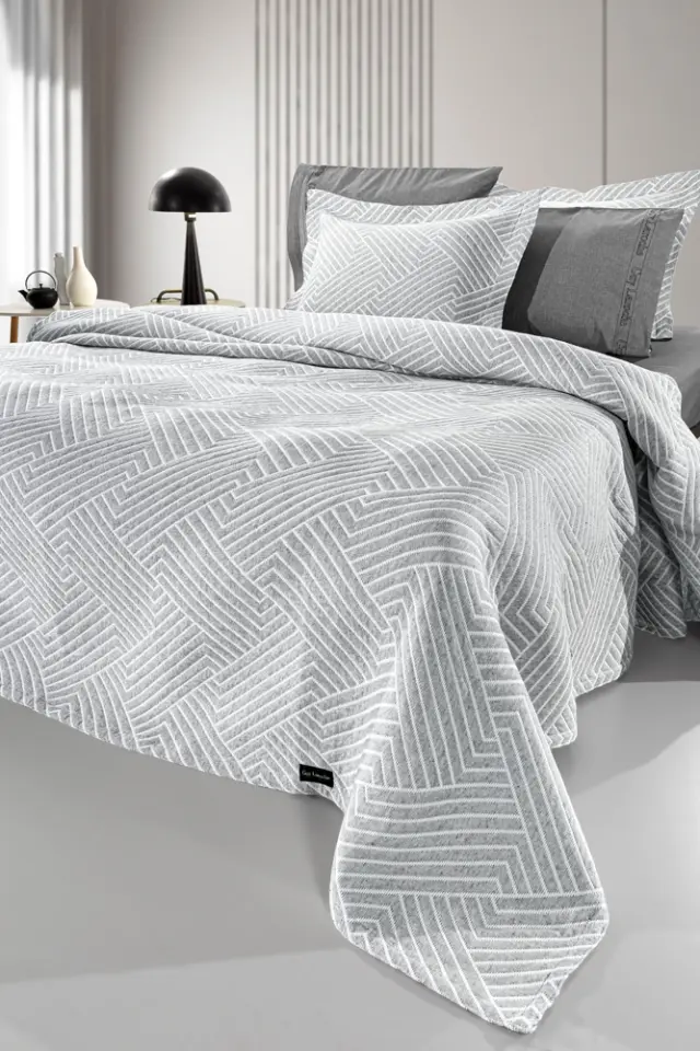 Κουβερτόριο Υπέρδιπλο (245x260) LUPO GREY/WHITE GUY LAROCHE