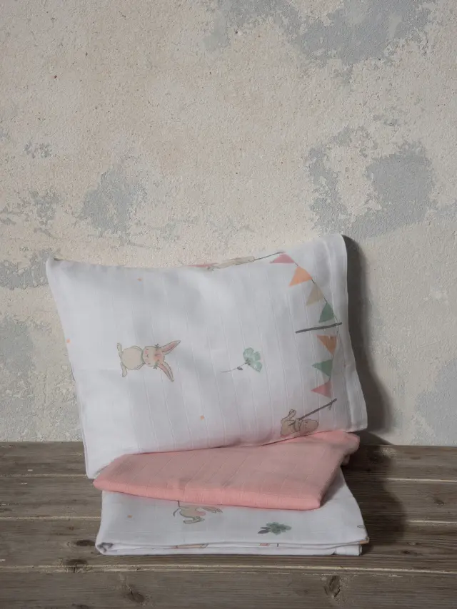 Σετ Σεντόνια Bunny Love Ροζ, Λευκο Κούνιας (2 x 120x170 + 1 Μαξιλαροθήκη 30x40) 2