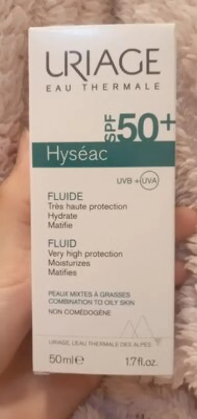 URIAGE Hyseac Fluide SPF50+ Λεπτόρρευστη Αντιηλιακή Κρέμα με Ματ Αποτέλεσμα για Λιπαρή προς Μικτή Επιδερμίδα, 50ml