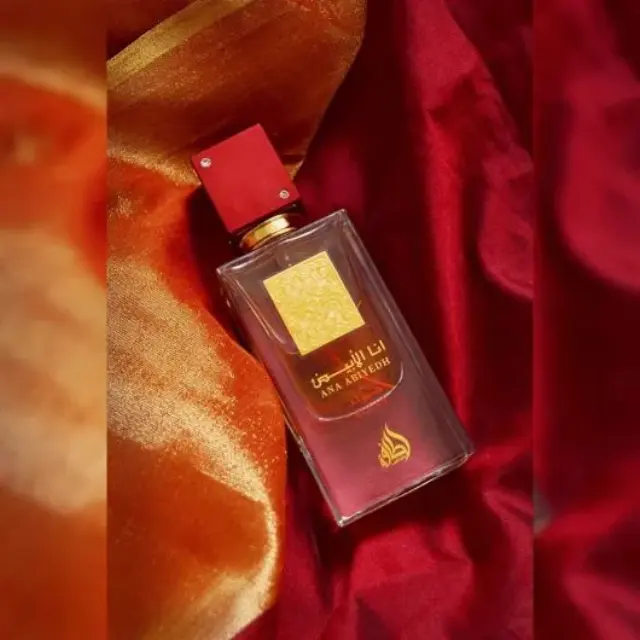 Lattafa Ana Abiyedh Rouge Unisex Άρωμα με Φρουτώδεις Νότες, 60ml 3
