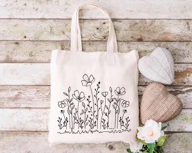 Τσάντα πάνινη υφασμάτινη εκρού με σχέδιο flowers ΑΡΤ 17 διαστάσεις: 38x40cm μαζί με τα χερούλια 38x70cm