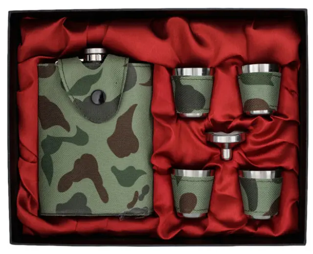 Flask Set Φλασκί Ποτού Casino Poker με 2 Σφηνοπότηρα, Τράπουλα και Ζάρια (4335) - 240ml