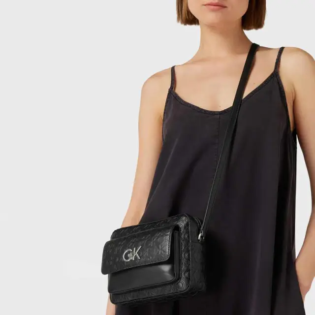 Calvin Klein - Γυναικεία Τσάντα Ώμου/Χιαστή Re-Lock Camera Bag W/Flap K60K610921-BAX Μαύρο 2