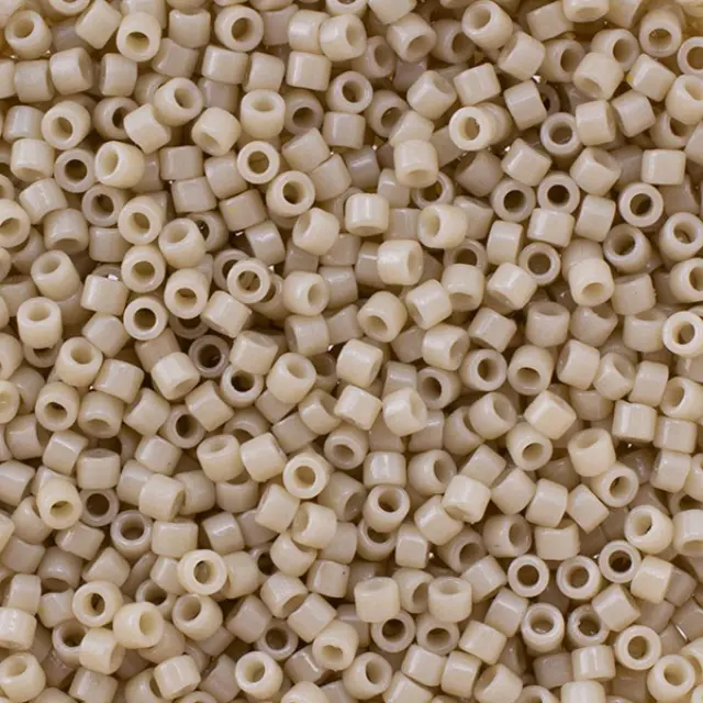 Χάντρα Miyuki Delica 11/0 - DB2362 - Duracoat Opaque Off White ~7gr