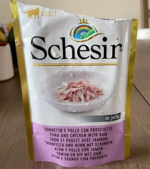 SCHESIR in jelly Tuna and chicken with ham - wet cat food - 85 g