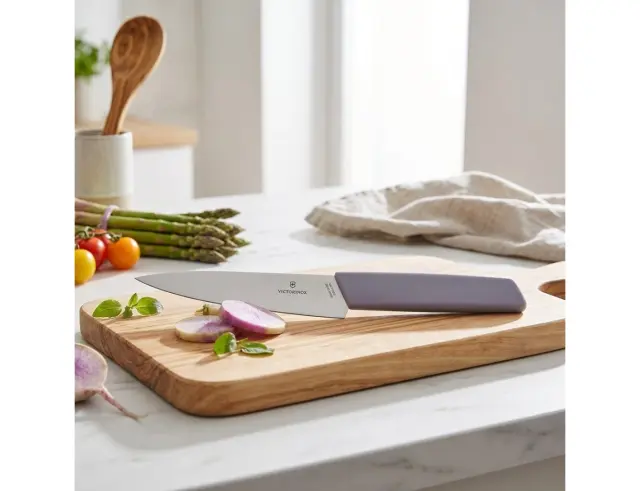 Μαχαίρι Γενικής Χρήσης Victorinox Swiss Modern με μήκος λεπίδας 15cm - Lilac6.9016.1521B