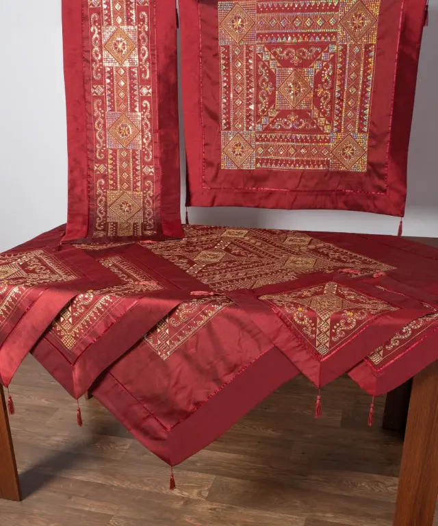 Σετ 7 τεμαχίων (85cm x 85cm, 40cm x 110cm, 130cm x 130cm, 2x45cm x 45cm, 2x55cm x 55cm) 703 ΧΝ-48 Μπορντώ - -