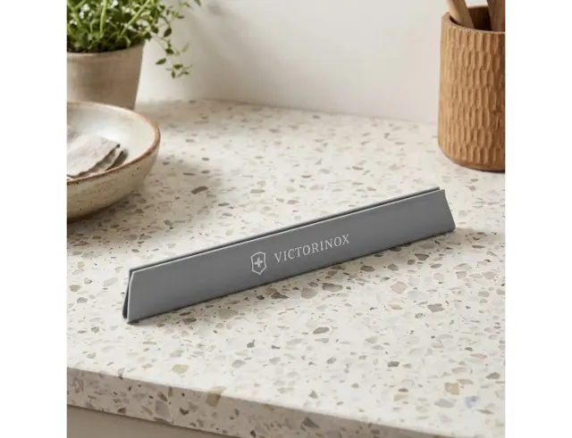 Προστατευτική Θήκη Victorinox για λεπίδες μαχαιριών έως 21cm7.4013