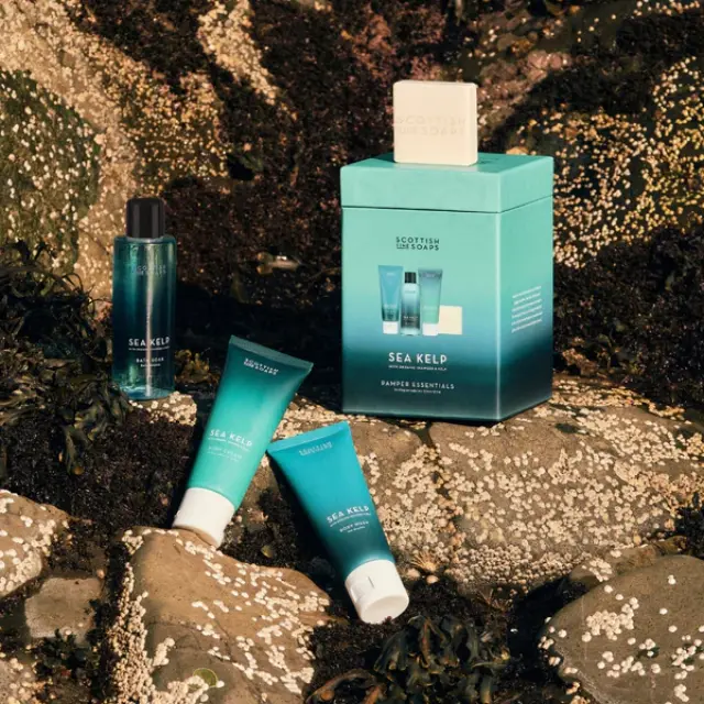 The Scottish Fine Soaps Sea Kelp pamper essentials Σετ δώρου περιποίησης σώματος με θαλάσσια φύκια 2