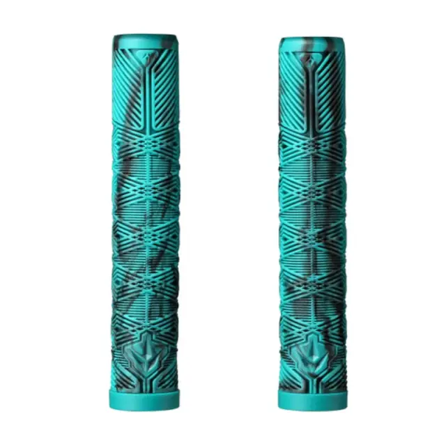 Blunt V3 Freestyle Scooter Grips - Black/Teal 3