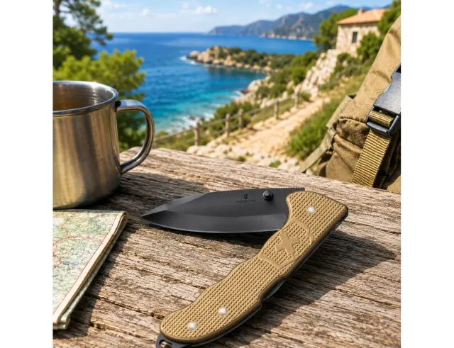 Αναδιπλούμενος Ελβετικός Σουγιάς Victorinox Evoke BS Alox με 4 λειτουργίες και μήκος 13.6cm - Beige 0.9415.DS249
