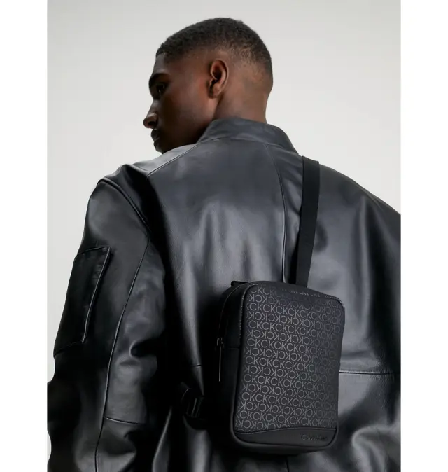 Τσαντάκι χιαστί CALVIN KLEIN Rubberized Reporter 11227 Μαύρο 2