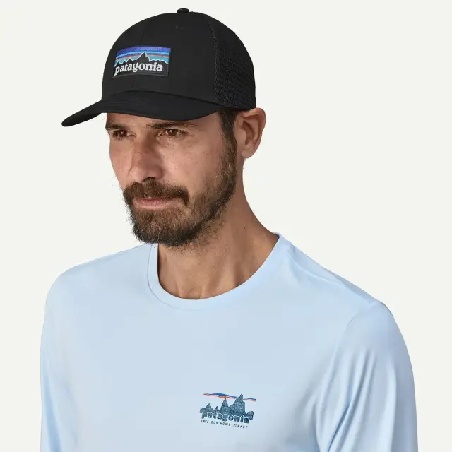 Patagonia P-6 Logo Trucker Hat Black - One size 2