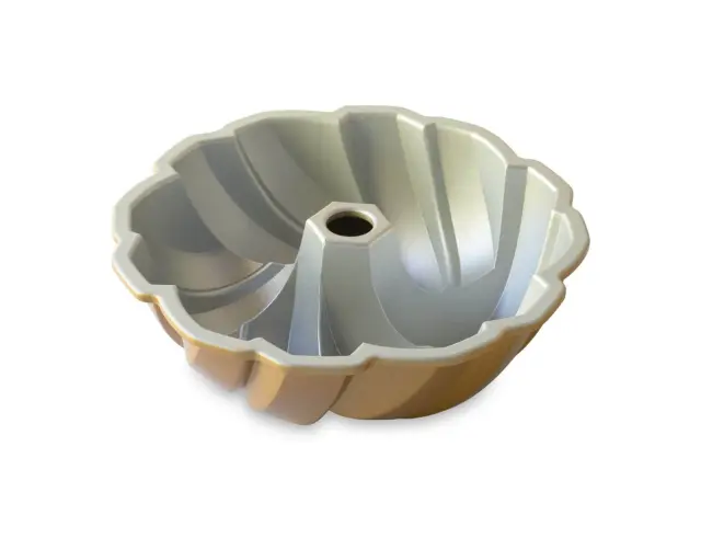 Φόρμα για κέικ Nordic Ware Premier Gold σε πλεκτό σχήμα, με τρύπα και διαστάσεις 27.5x10.5cm 95577