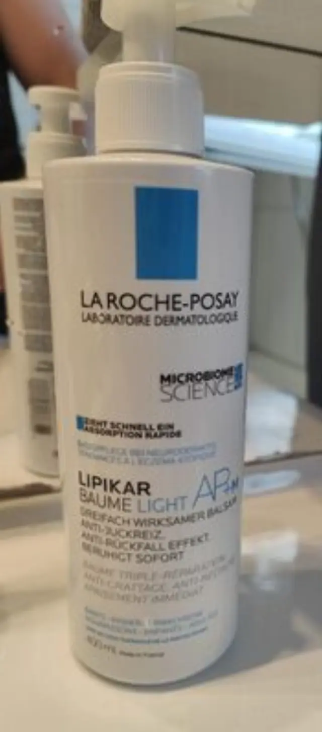 La Roche Possay Lipikar Baume Light AP+M, Μαλακτικό Βάλσαμο Σώματος Αναπλήρωσης Λιπιδίων, Κατά των Ερεθισμών + του Κνησμού 400ml