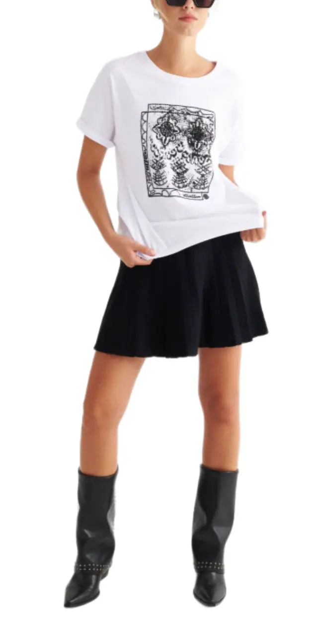 Attrattivo γυναικείο t-shirt με τύπωμα 9923925-1
