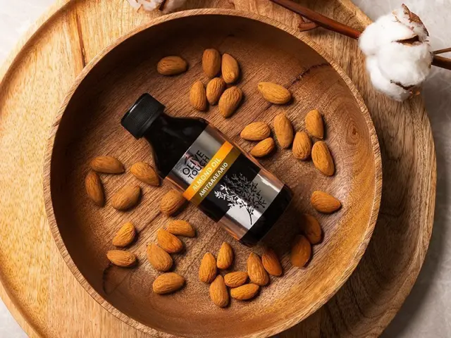 OLIVE TOUCH Αμυγδαλέλαιο 100ml 2