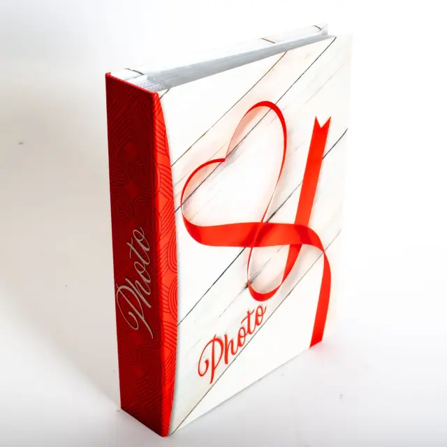 Άλμπουμ ROMANCE με θήκες για 200 φωτογραφίες 10×15 Αγίου Βαλεντίνου - hearts in ribbon