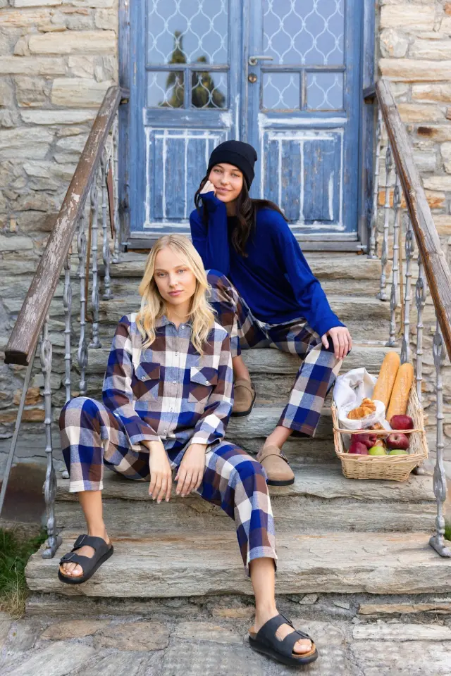 W1693 - Type - PYJAMA BUTTONED AUTUMN PLAID