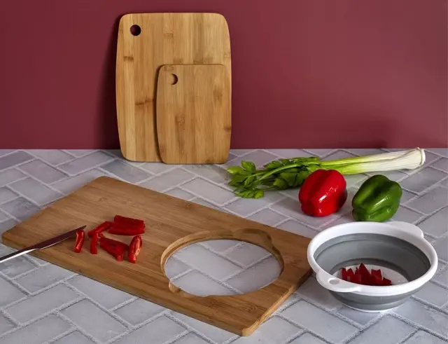 Ξύλινη επιφάνεια κοπής Cook Concept με σουρωτήρι, από Ξύλο Bamboo, 49.5x28x1.5cm KD3337 2