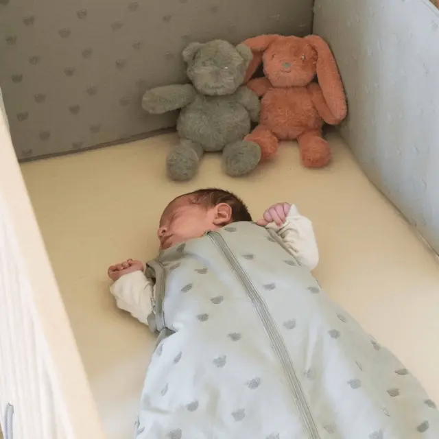 Μουσικό Κουνελάκι 35cm HONEY & HOP - Trois Kilos Sept Baby Oliver