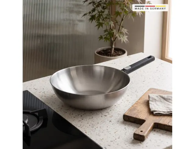 Τηγάνι Wok Woll Logic Steel από ανοξείδωτο ατσάλι, με αποσπώμενη λαβή και διάμετρο 30cm 11030LCS