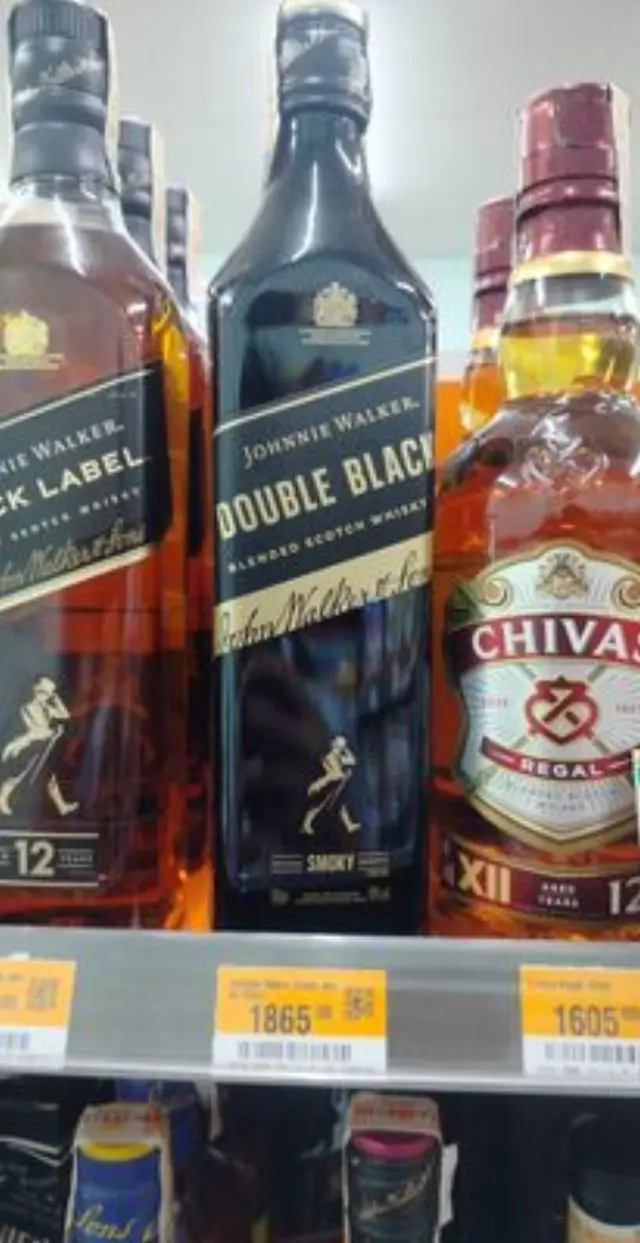 JOHNNIE WALKER DOUBLE BLACK LABEL WHISKY 700ml