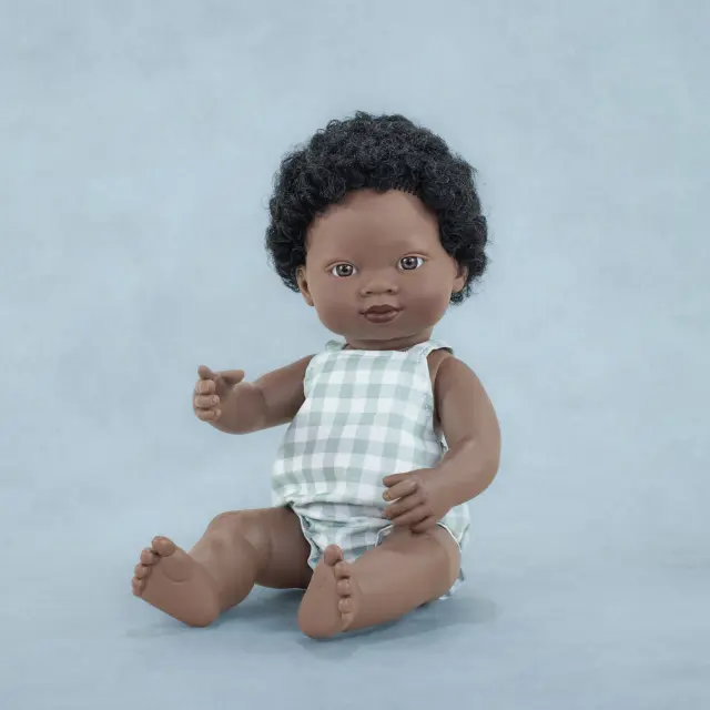 MINILAND DOLLS MINILAND ΚΟΥΚΛΑ ΑΦΡΙΚΑΝΟΣ 38 CM ΜΕ ΡΟΥΧΑΛΑΚΙΑ 3