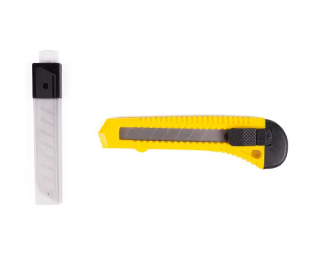 Cutter knife 9 mm + 10 spare blades