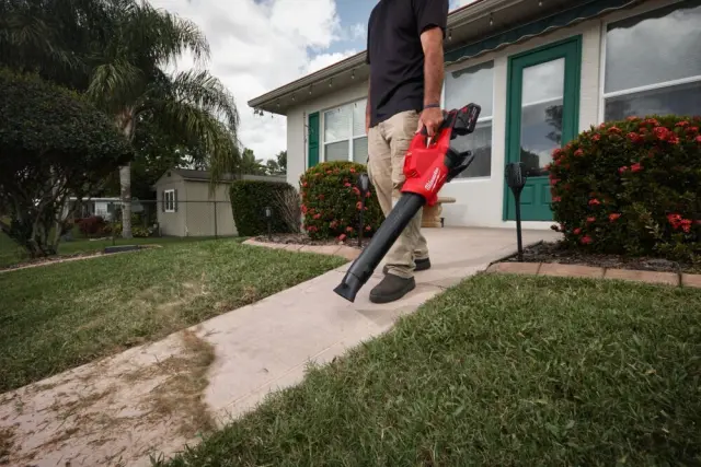 Milwaukee 4933499229 - Φυσητήρας Μπαταρίας Βαρέως Τύπου M18 F2BL-802 FUEL MW με 2 Μπαταρίες 8Ah FORGE (2x8Ah) και Φορτιστή 2