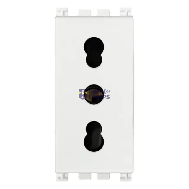 2P+E 16A P17/11 outlet white