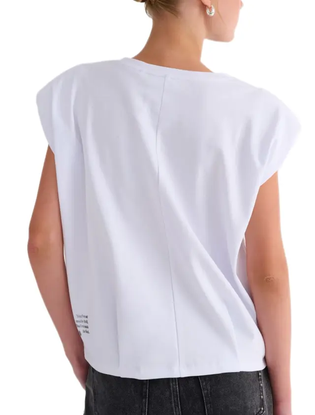Attrattivo γυναικείο t-shirt με τύπωμα και αλυσίδες 9923934-1 2