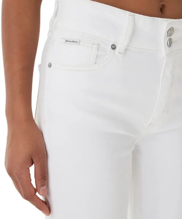 Guess - Γυναικείο Παντελόνι Τζιν High Rise Capri W6GA2GD0131-GJOV Λευκό 3