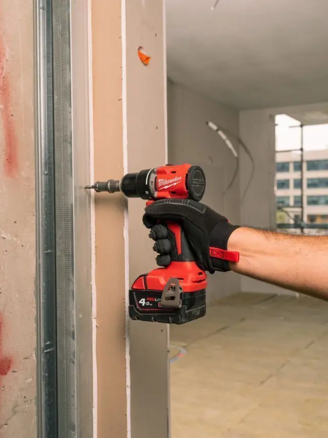 Milwaukee 4933492824 - Κρουστικό Δραπανοκατσάβιδο Μπαταρίας Brushless M18 BLPDRC-422C 18V μαζί με 2 x μπαταρίες M18 B4, φορτιστή M12-18 C, kitbox 3