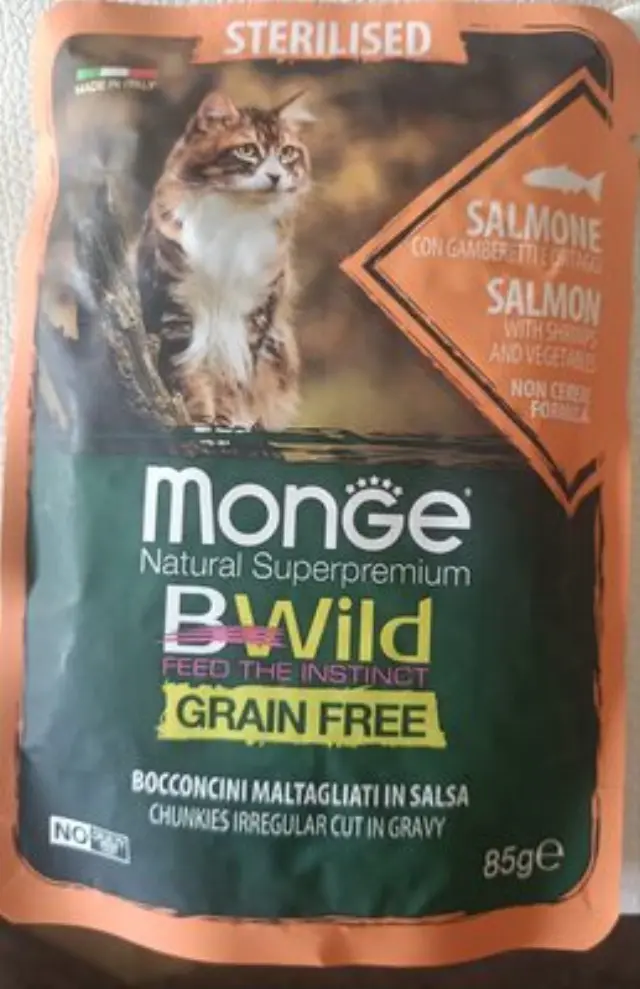 Monge Bwild Grain Free Υγρή Τροφή για Στειρωμένες Γάτες Σολομός, Γαρίδες και Λαχανικά 85gr