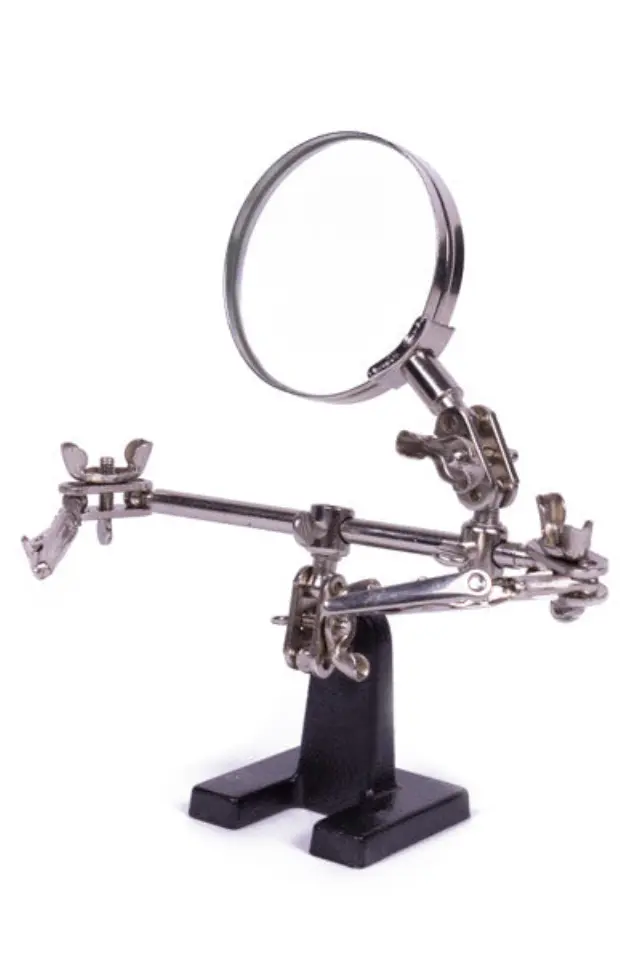 Magnifying glass + third hand