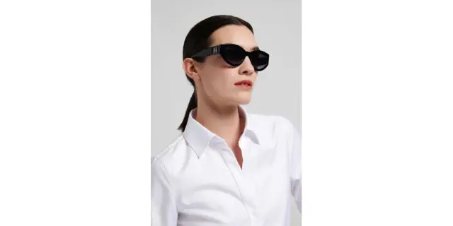 Carolina Herrera Unisex Γυαλιά Ηλίου με Μαύρο Σκελετό και Μαύρο Φακό HER 0370/S 807/9O 2