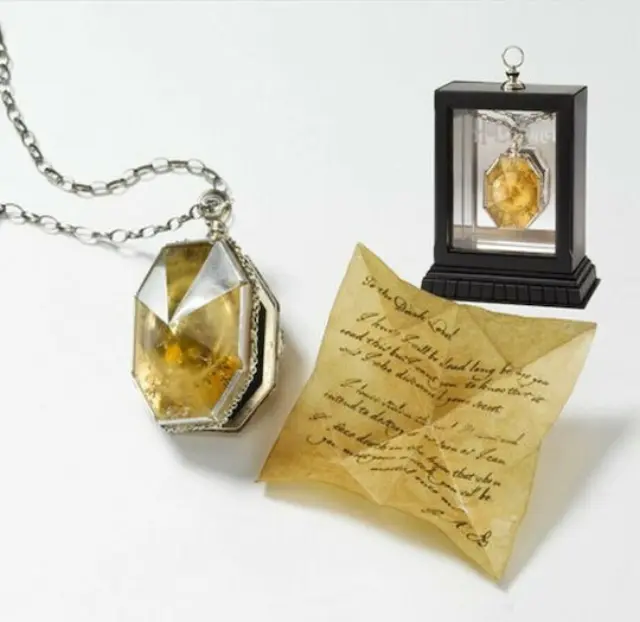 Noble Collection HARRY POTTER The Locket from the Cave Replica 1/1 (NN8133)