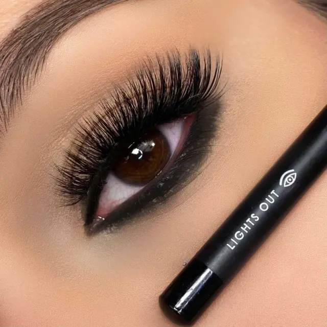 MUA Intense Colour Eyeliner Lights Out Μολύβι Ματιών με Έντονο Χρώμα 3