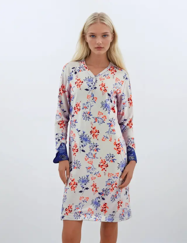 W617 - Type - NIGHTGOWN BLUE FLOWERS
