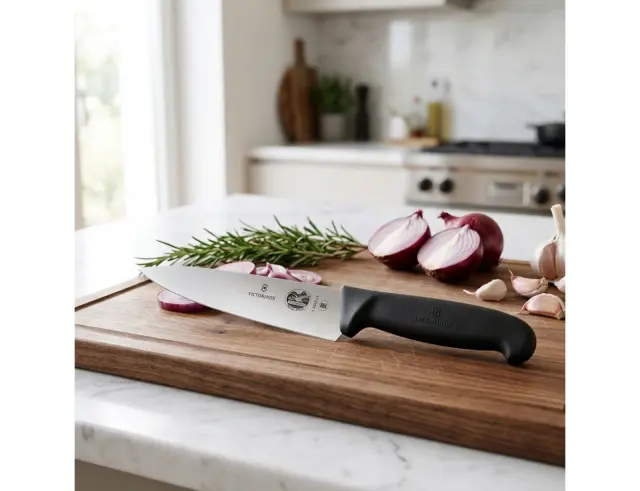 Μαχαίρι Chef Victorinox Fibrox με μήκος λεπίδας 15cm - Black5.2003.15