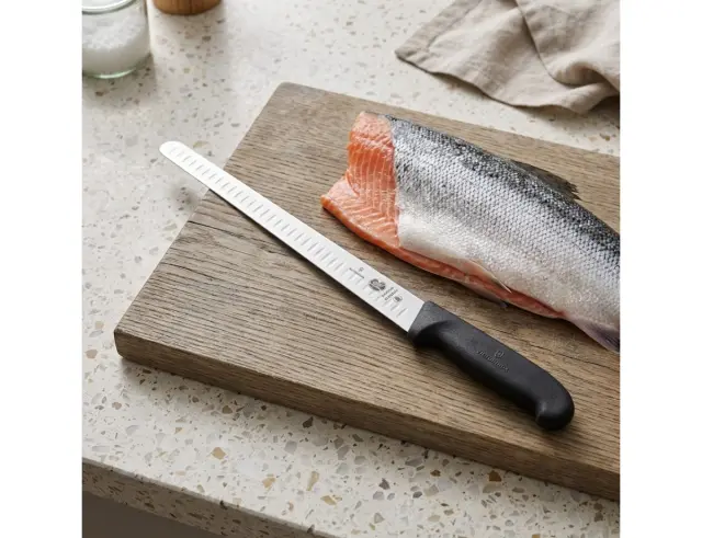 Μαχαίρι Σολωμού Victorinox Fibrox με μήκος λεπίδας 30cm - Black5.4623.30