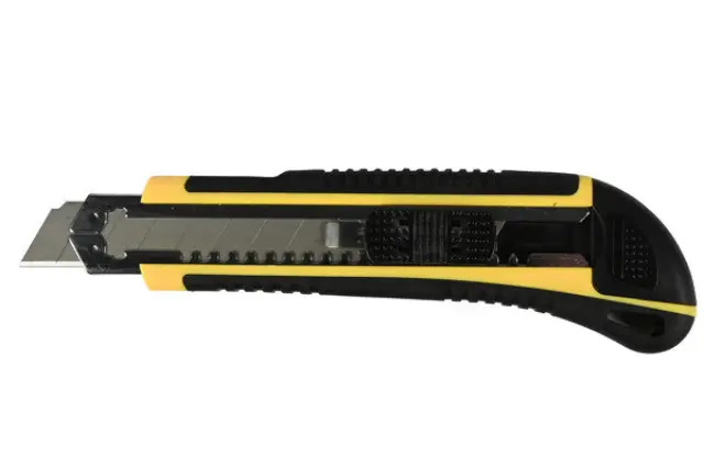Cutter knife 18 mm + 3 spare blades profi