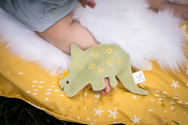 TIKIRI TOYS TIKIRI ΥΦΑΣΜΑΤΙΝΟ ΠΑΙΧΝΙΔΙ TRICERATOPS ΜΕ CRINKLE 3
