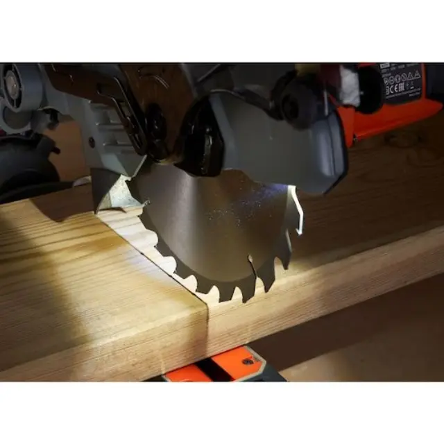 Black & Decker BES702-QS - Φαλτσοπρίονο 1500W 2