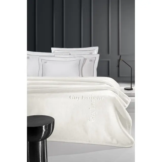 Κουβέρτα Βελουτέ Μονή Guy Laroche Logo Ivory 160x220