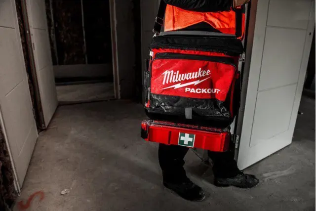 Milwaukee 4932478879 - Φαρμακείο Αυτοκινήτου Κουτί 2.5x5x8cm Με Εξοπλισμό Κατάλληλο για Πρώτες Βοήθειες 3