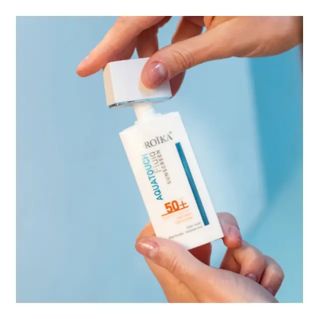 Froika Aquatouch Fluid Anti-Spot SPF 50+ Εξαιρετικά Λεπτόρρευστο Αντηλιακό Υψηλής Προστασίας Με Λευκαντική Δράση 50mL 3