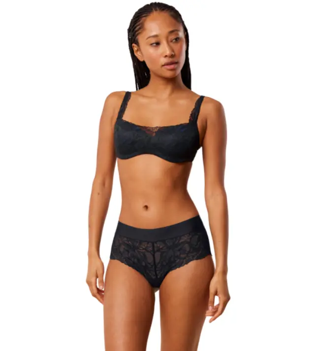Triumph Body Make-Up Illusion Lace Shorty γυναικείο σλιπάκι 10219748-0004